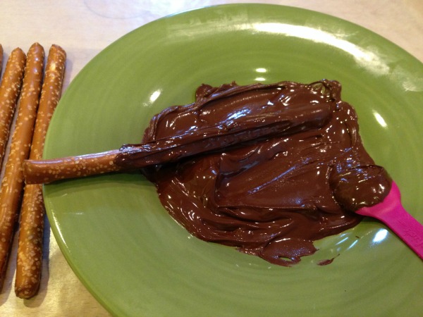 chocolate pretzel rods recipe
