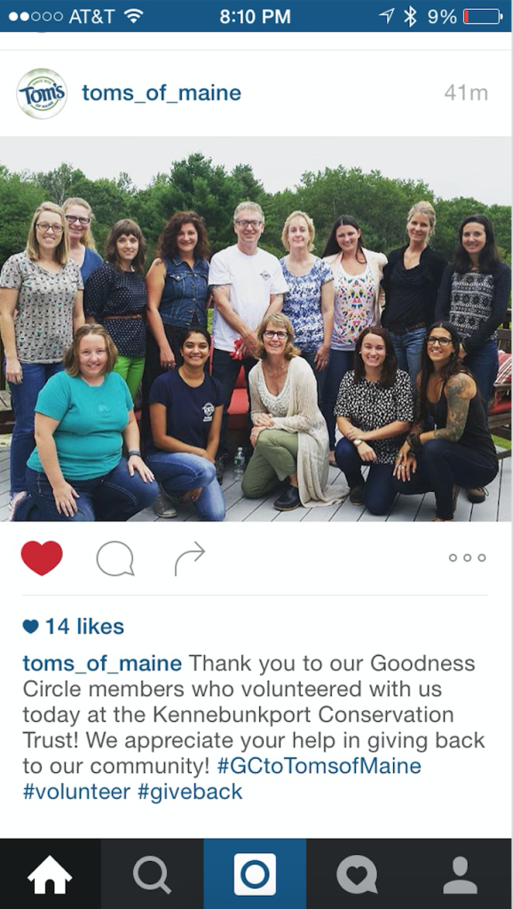 Tom's of Maine staff + bloggers for an afternoon of volunteering.